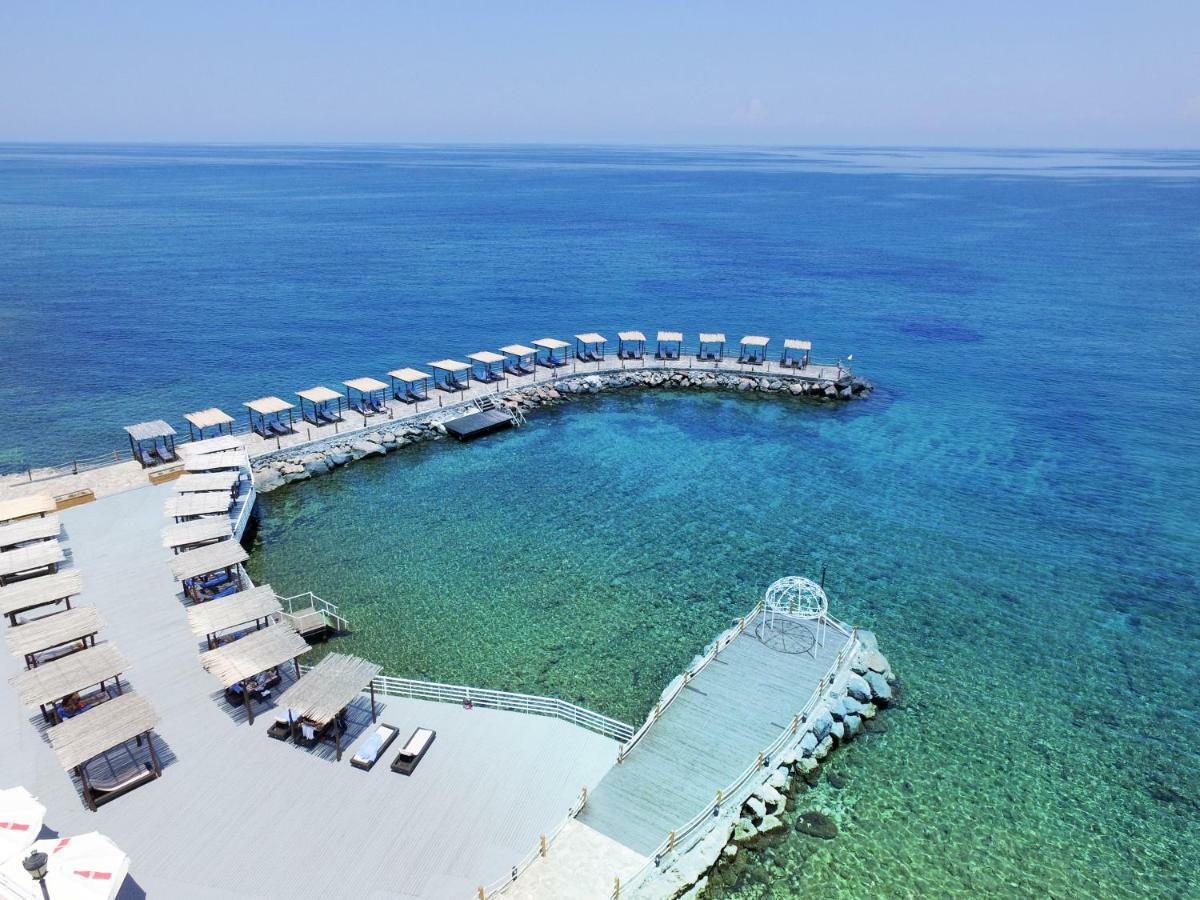 Malpas Hotel Agios Epiktitos Exterior foto